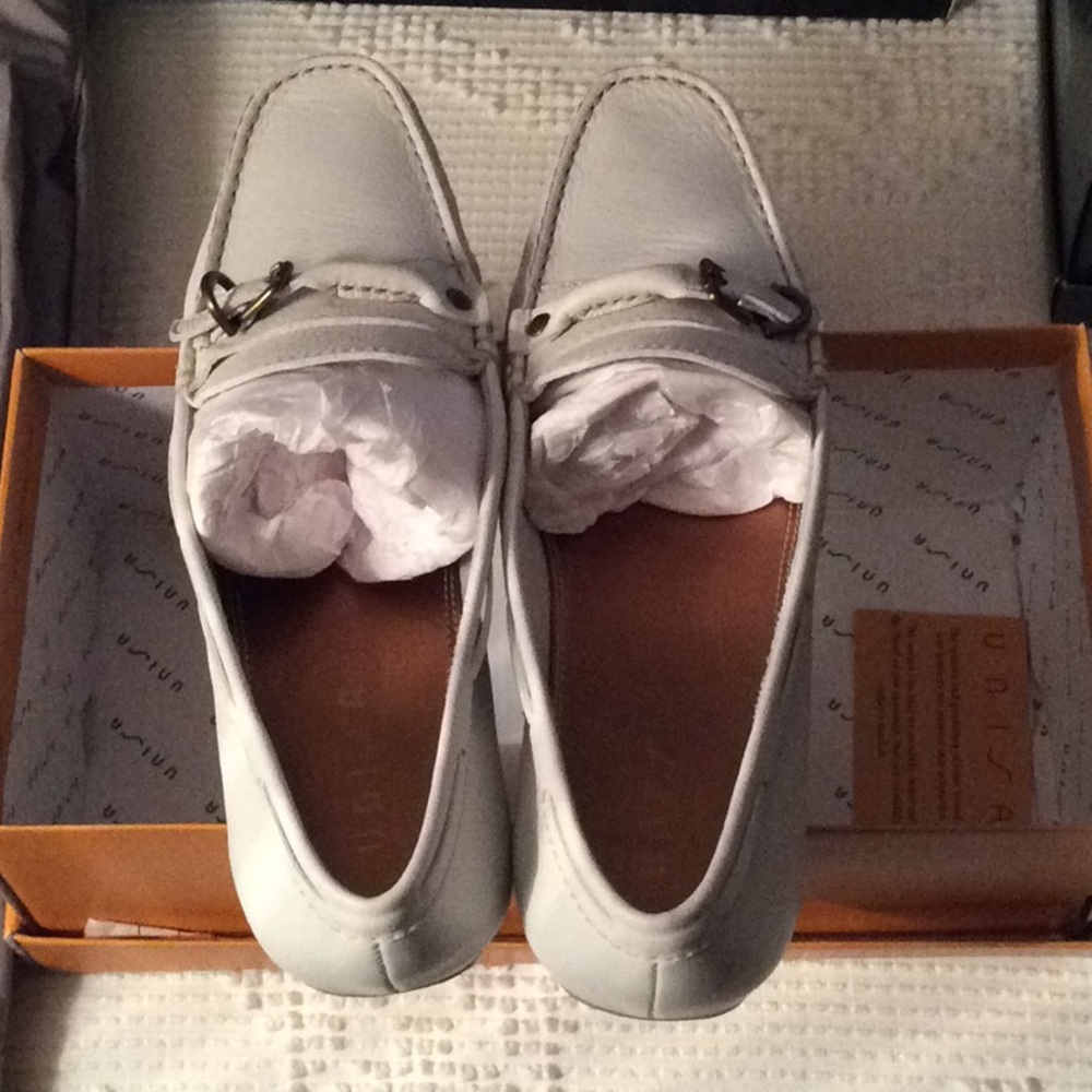 Leather shoes